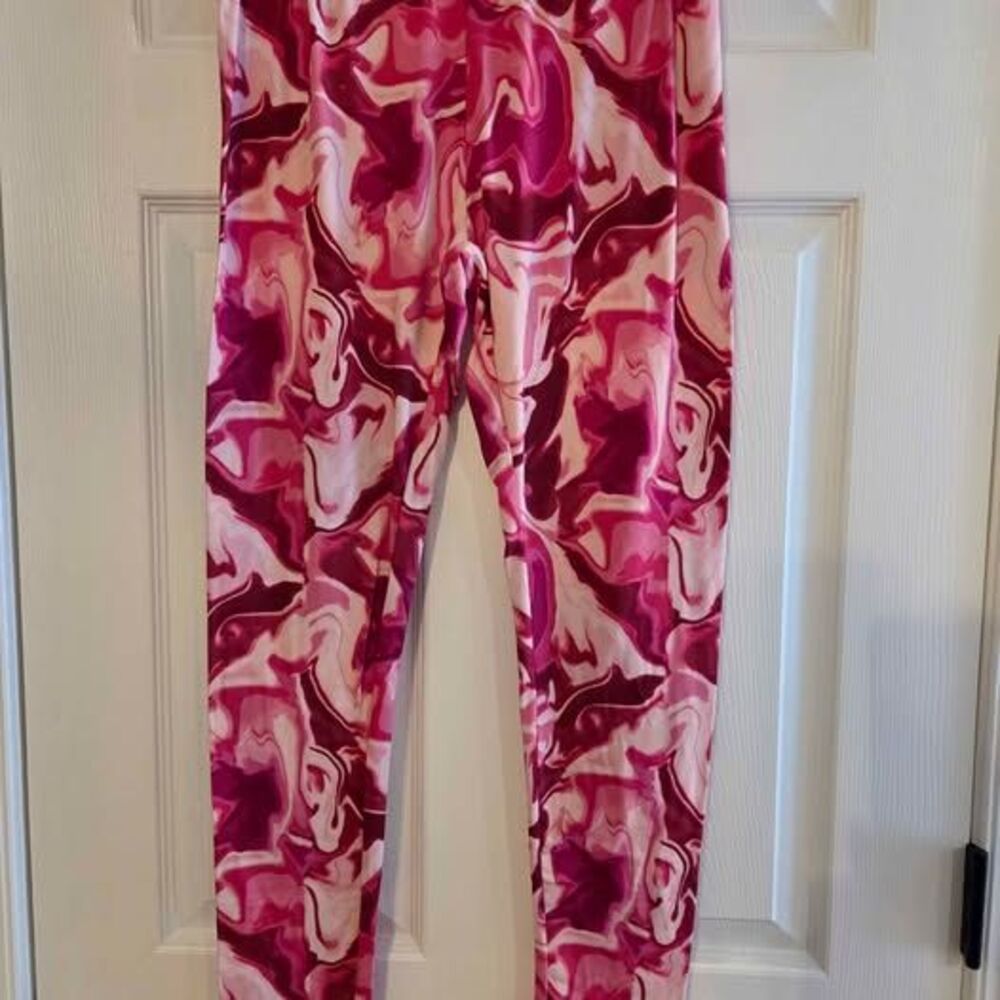 Bobbie Brooks ladies Medium pink tie dyed leggings New